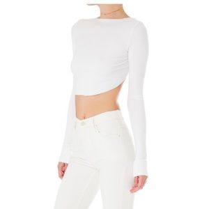 SOLD 🔴🔴 Ayai quinn top white size M